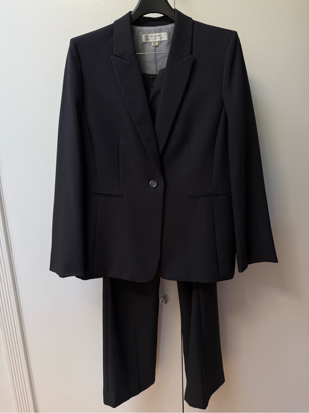 Tahari Arthur S Levine Black-Grey Pin Striped Single-Button Suit Size 16 NWOT
